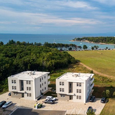 Baden Resort Basanija, Umag-With Sea View, Parking And 300M From The Beach Exterior foto