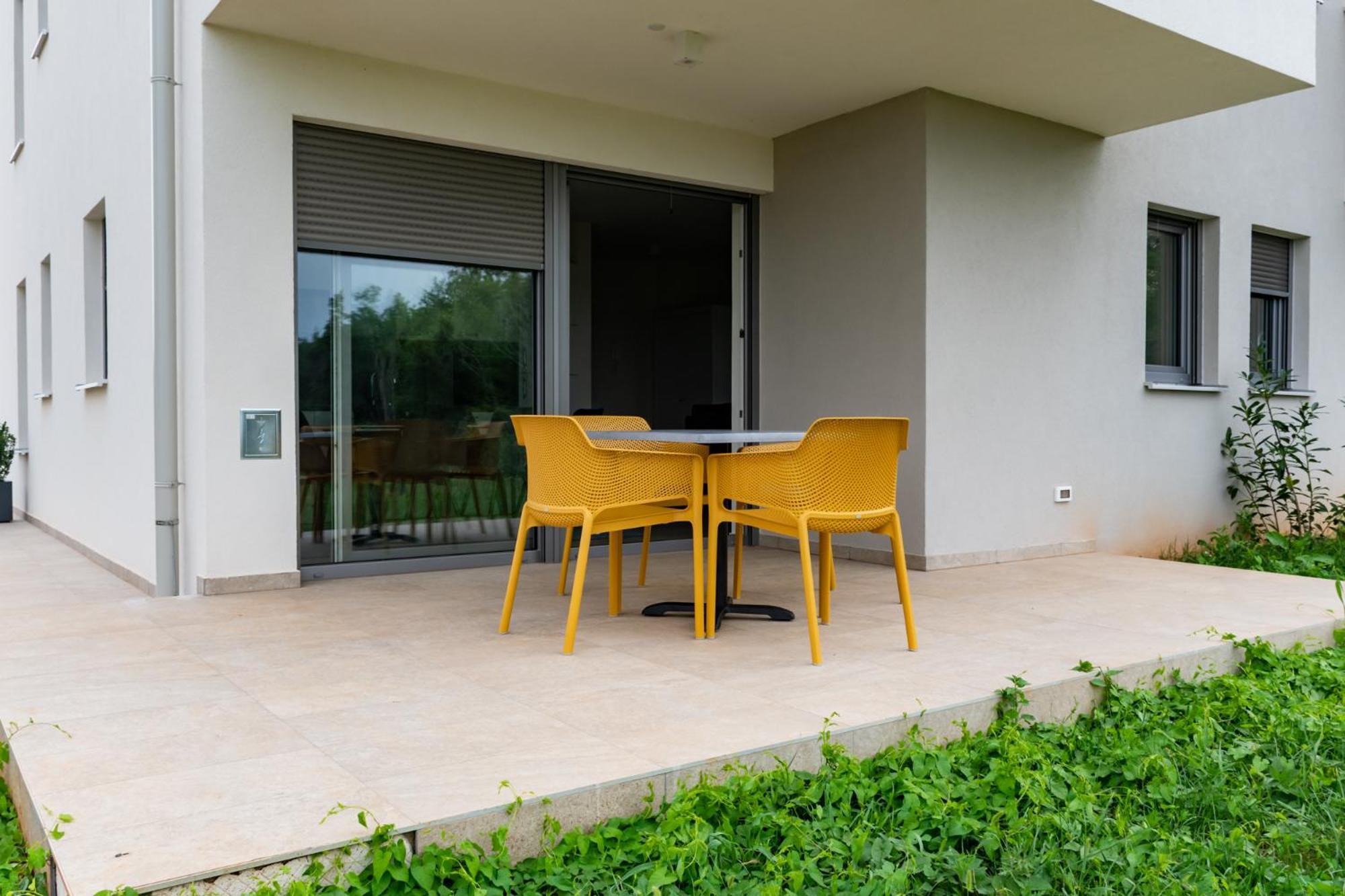 Baden Resort Basanija, Umag-With Sea View, Parking And 300M From The Beach Exterior foto