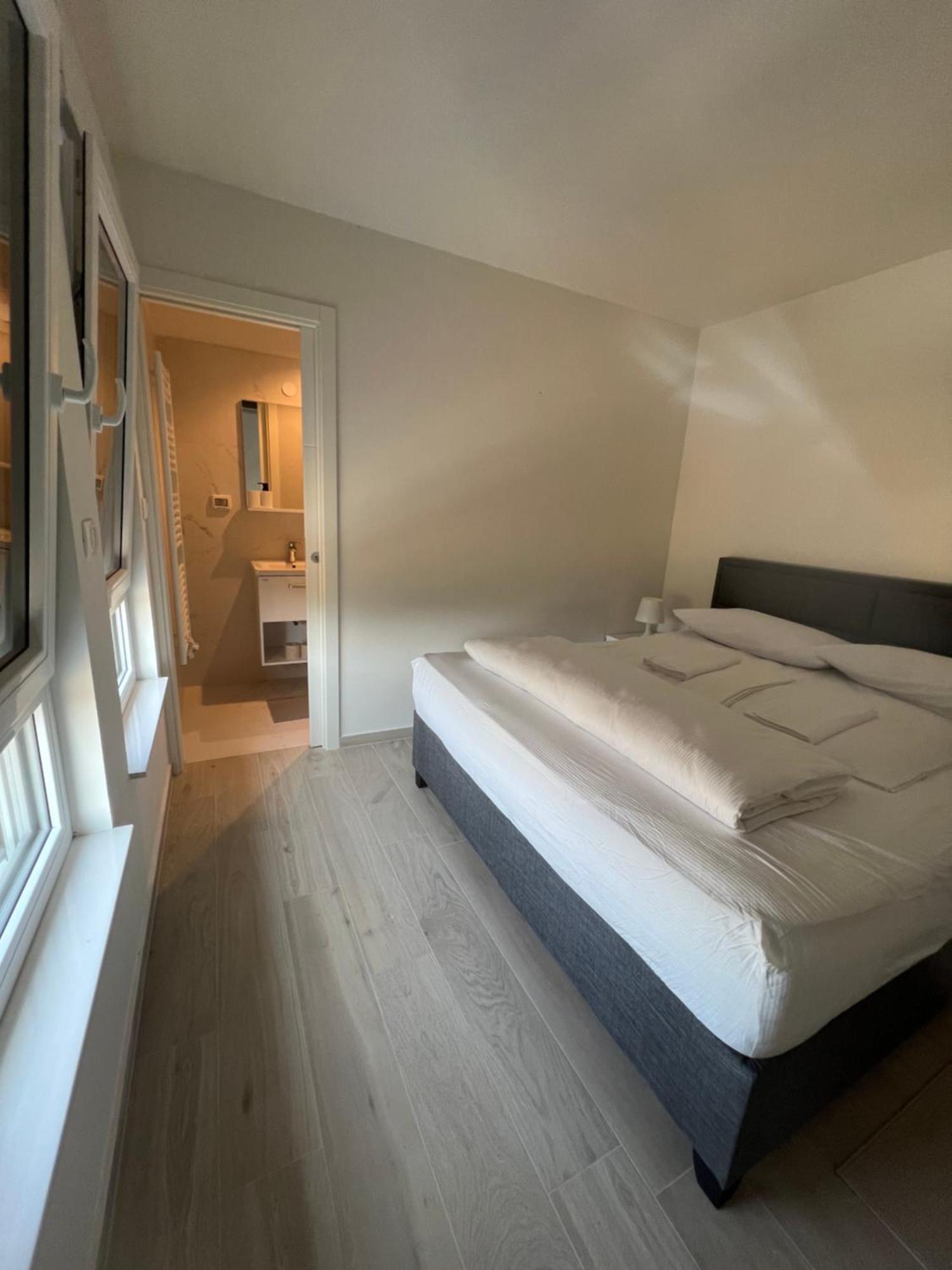 Baden Resort Basanija, Umag-With Sea View, Parking And 300M From The Beach Exterior foto