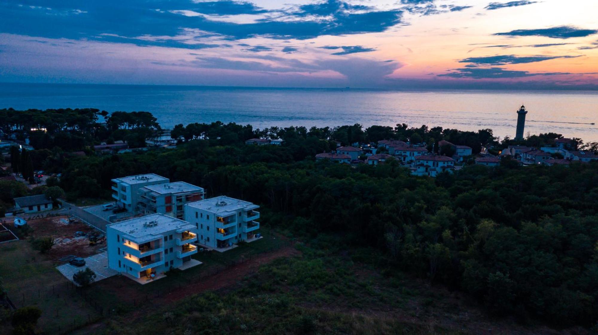 Baden Resort Basanija, Umag-With Sea View, Parking And 300M From The Beach Exterior foto